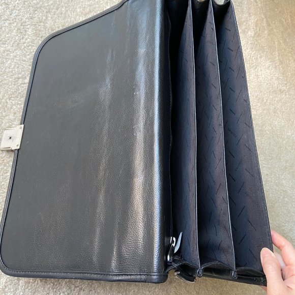 Samsonite Leather Flapover Briefcase - Picture 3 of 5